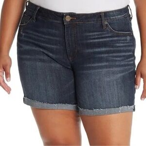 NEW Kut from the Kloth Boyfriend Short size 24W